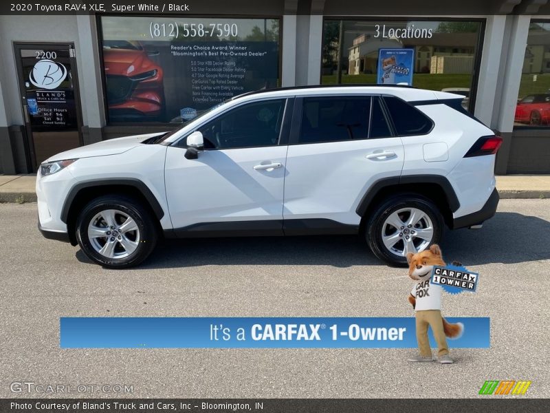 Super White / Black 2020 Toyota RAV4 XLE