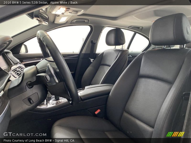 Alpine White / Black 2016 BMW 5 Series 528i Sedan