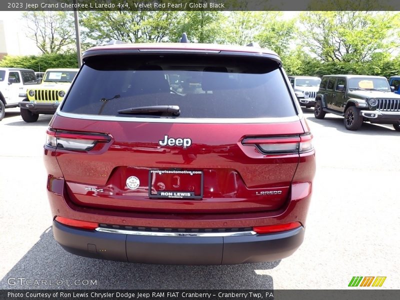 Velvet Red Pearl / Global Black 2023 Jeep Grand Cherokee L Laredo 4x4