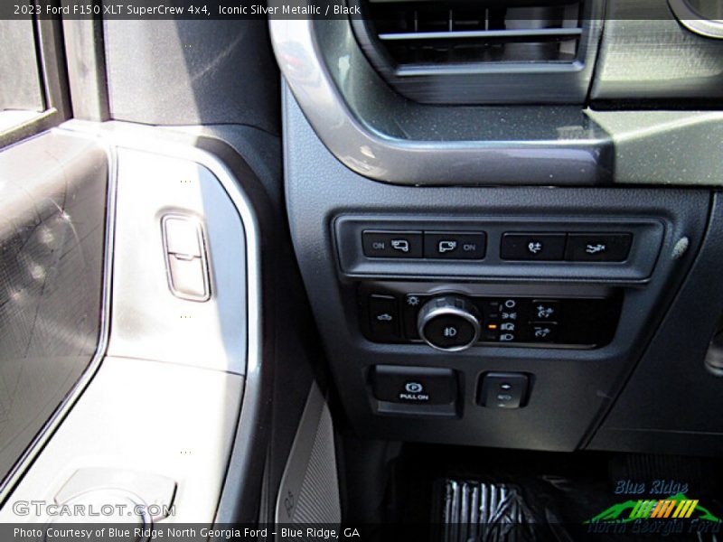 Iconic Silver Metallic / Black 2023 Ford F150 XLT SuperCrew 4x4