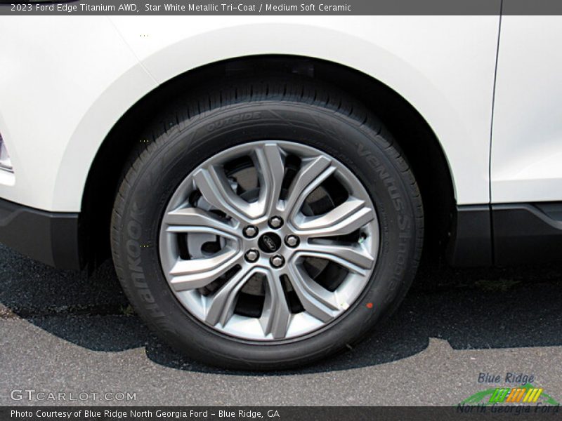 Star White Metallic Tri-Coat / Medium Soft Ceramic 2023 Ford Edge Titanium AWD
