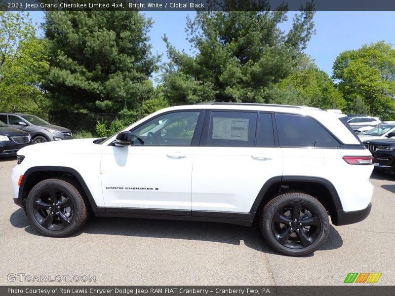 Bright White / Global Black 2023 Jeep Grand Cherokee Limited 4x4