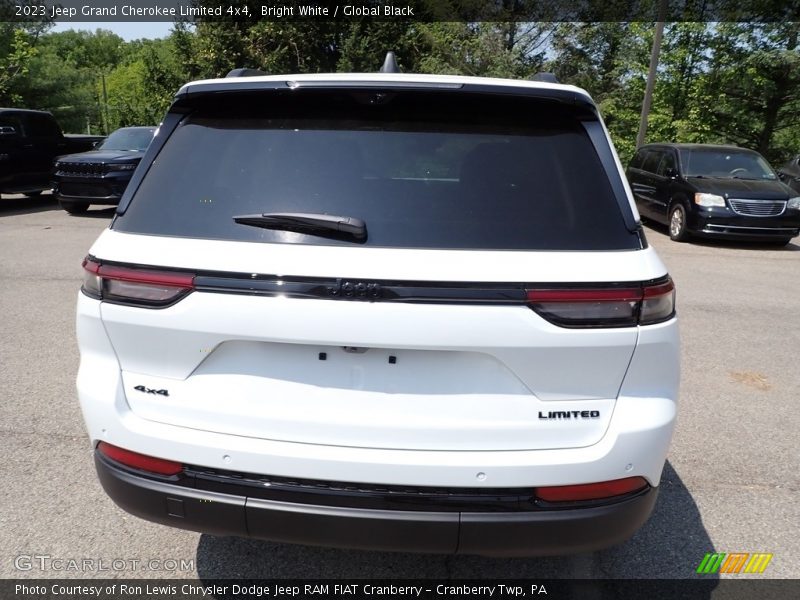 Bright White / Global Black 2023 Jeep Grand Cherokee Limited 4x4