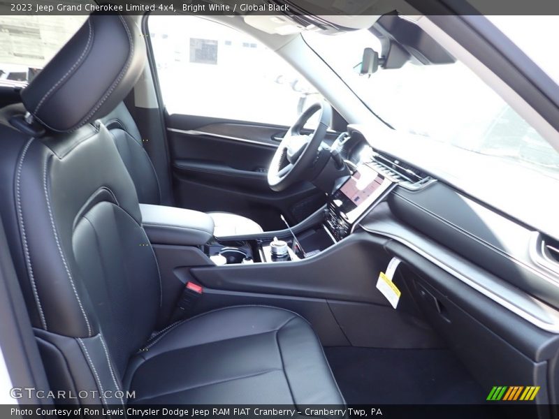 Bright White / Global Black 2023 Jeep Grand Cherokee Limited 4x4
