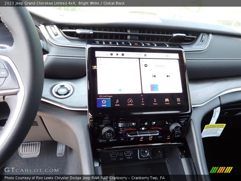 Bright White / Global Black 2023 Jeep Grand Cherokee Limited 4x4