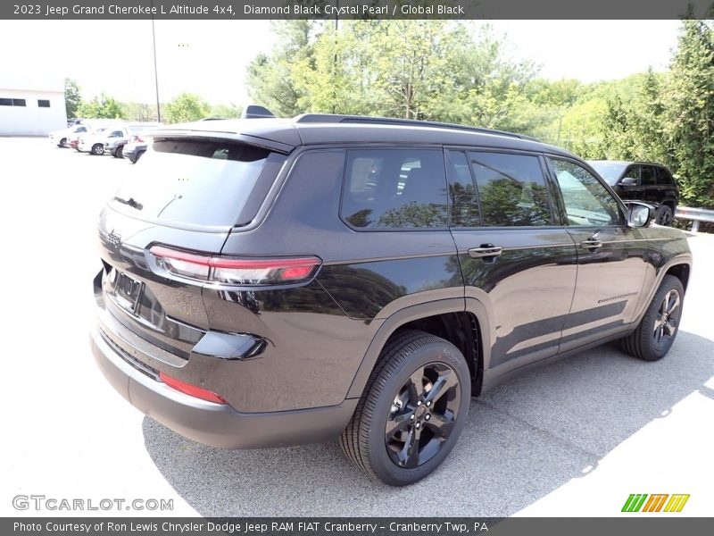 Diamond Black Crystal Pearl / Global Black 2023 Jeep Grand Cherokee L Altitude 4x4