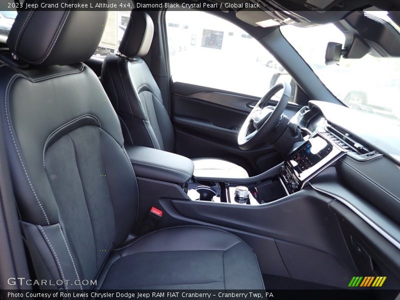 Diamond Black Crystal Pearl / Global Black 2023 Jeep Grand Cherokee L Altitude 4x4