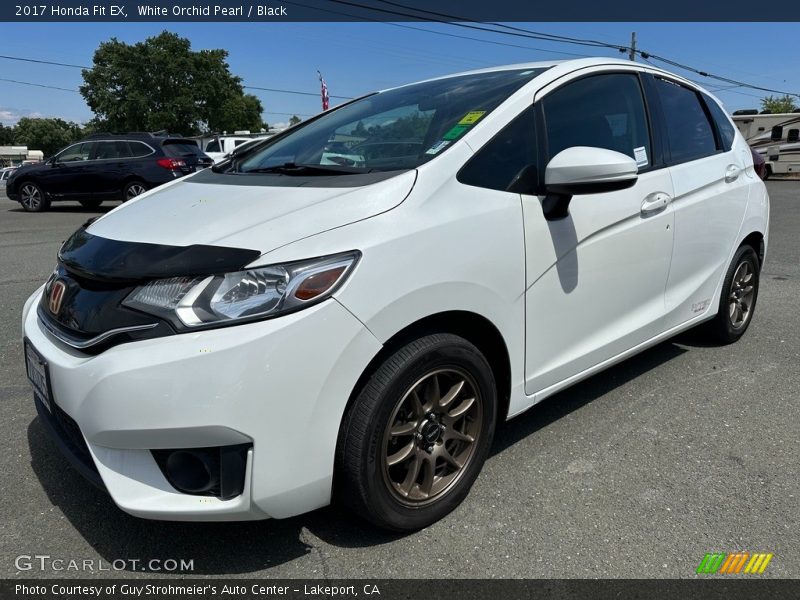 Front 3/4 View of 2017 Fit EX