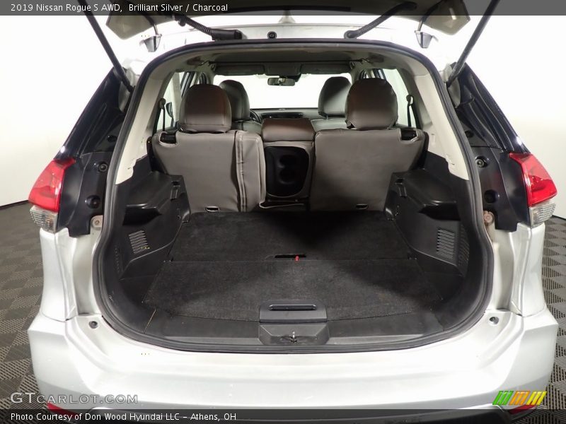  2019 Rogue S AWD Trunk