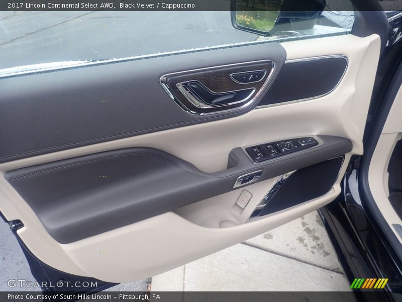 Door Panel of 2017 Continental Select AWD