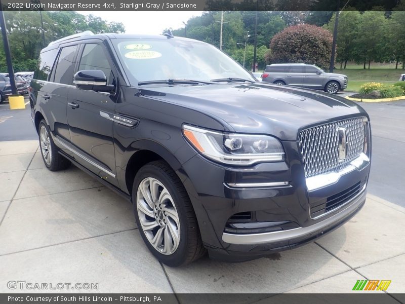  2022 Navigator Reserve 4x4 Starlight Gray