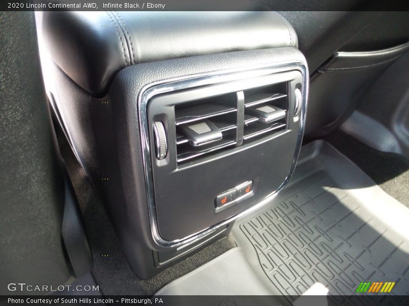 Infinite Black / Ebony 2020 Lincoln Continental AWD