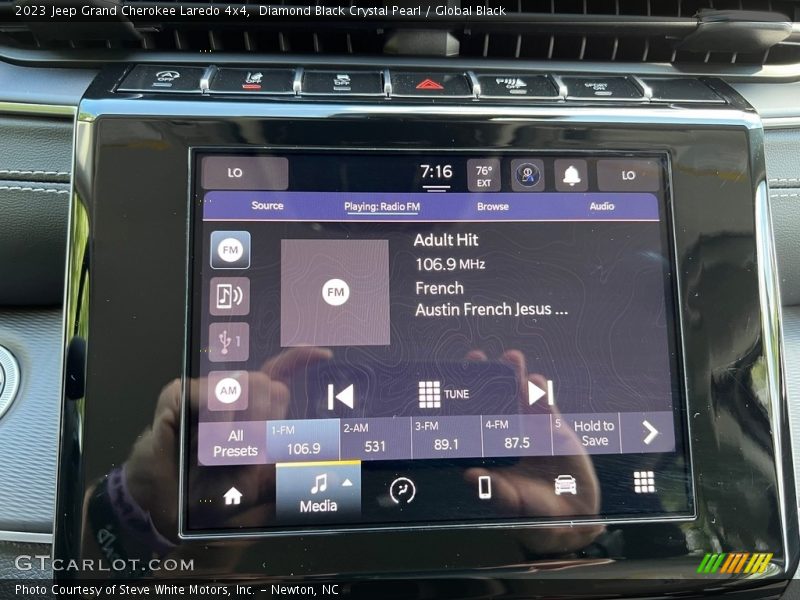 Controls of 2023 Grand Cherokee Laredo 4x4