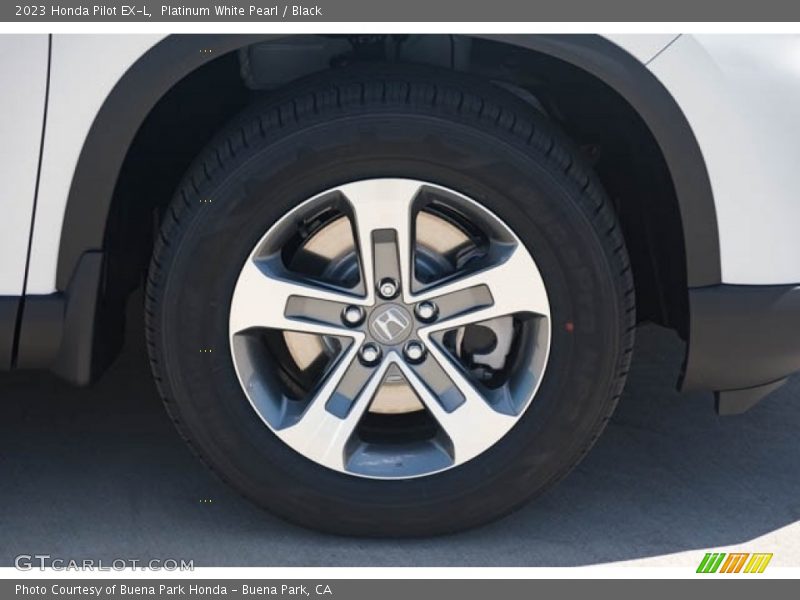 Platinum White Pearl / Black 2023 Honda Pilot EX-L