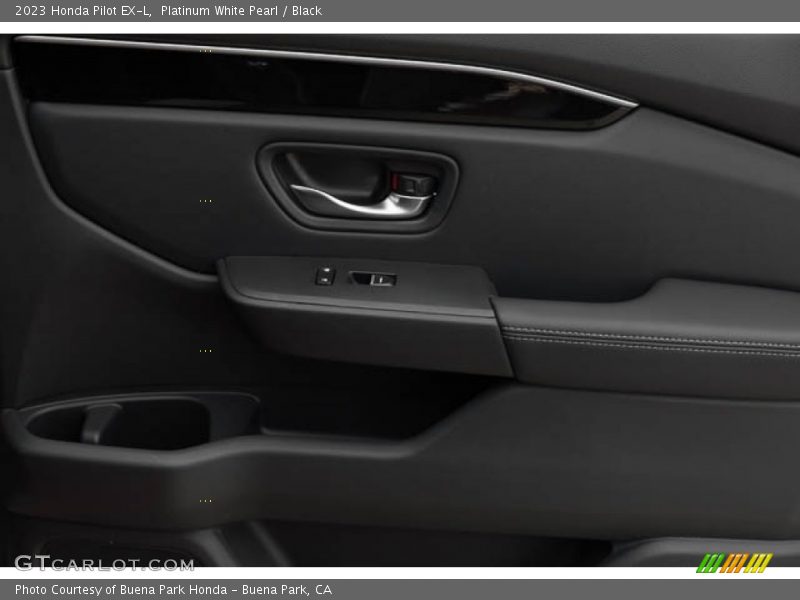 Platinum White Pearl / Black 2023 Honda Pilot EX-L