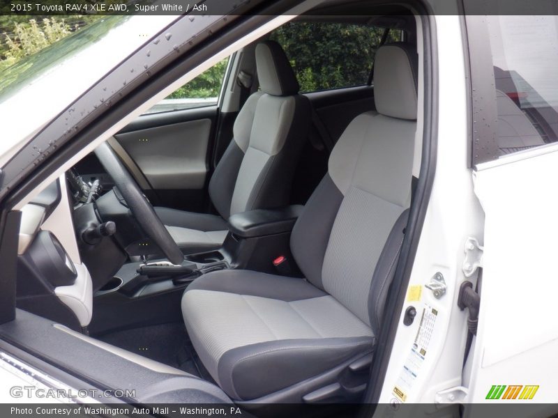 Super White / Ash 2015 Toyota RAV4 XLE AWD
