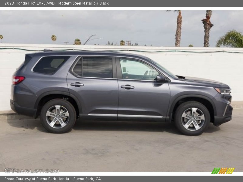 Modern Steel Metallic / Black 2023 Honda Pilot EX-L AWD