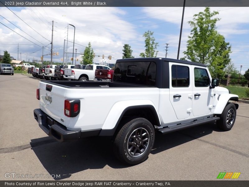 Bright White / Black 2023 Jeep Gladiator Overland 4x4