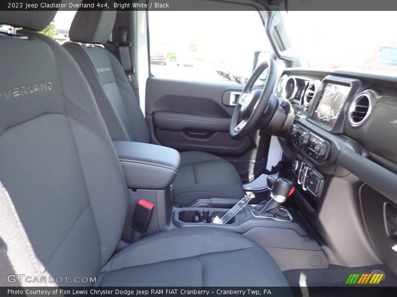 Bright White / Black 2023 Jeep Gladiator Overland 4x4