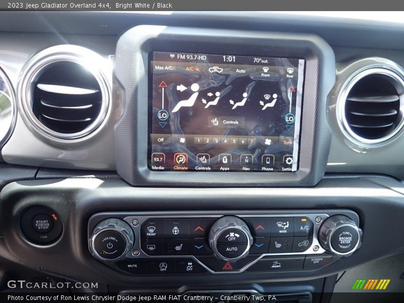 Bright White / Black 2023 Jeep Gladiator Overland 4x4