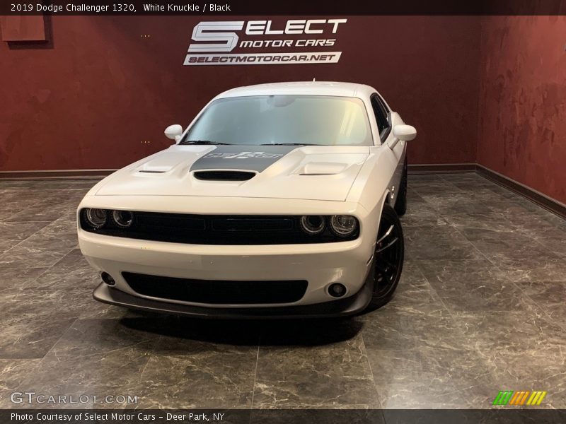 White Knuckle / Black 2019 Dodge Challenger 1320