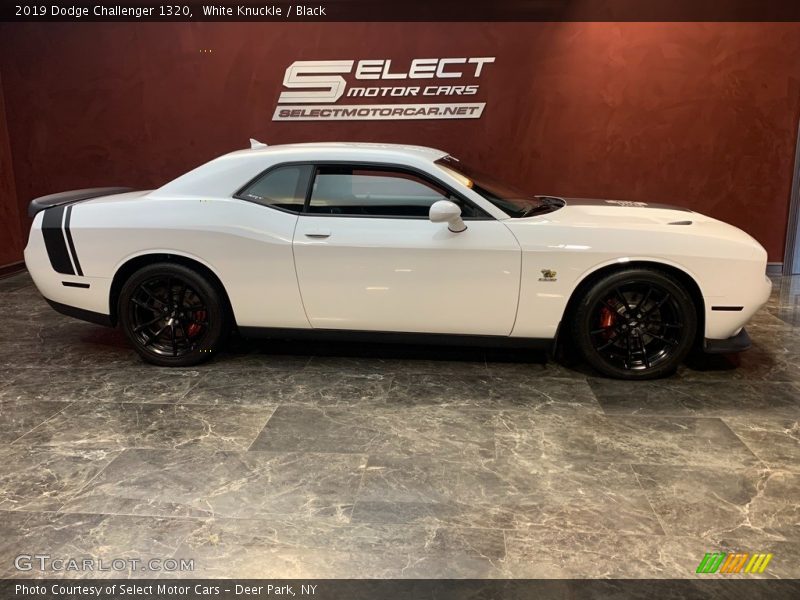 White Knuckle / Black 2019 Dodge Challenger 1320