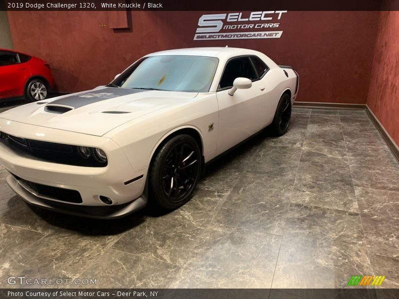 White Knuckle / Black 2019 Dodge Challenger 1320