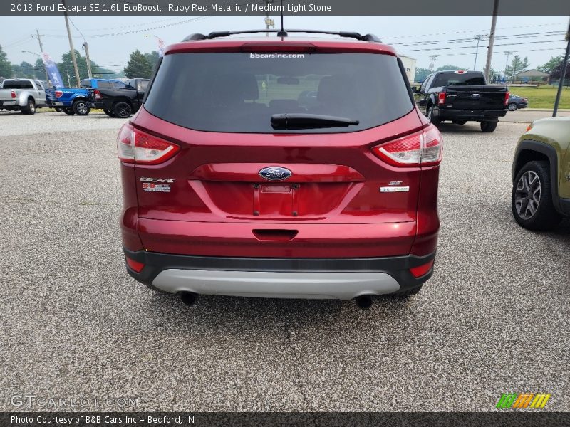 Ruby Red Metallic / Medium Light Stone 2013 Ford Escape SE 1.6L EcoBoost