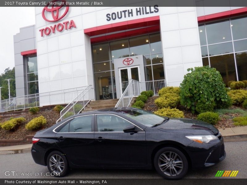 Midnight Black Metallic / Black 2017 Toyota Camry SE