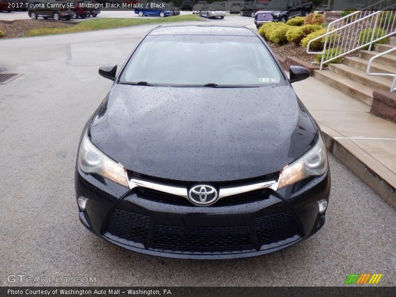 Midnight Black Metallic / Black 2017 Toyota Camry SE