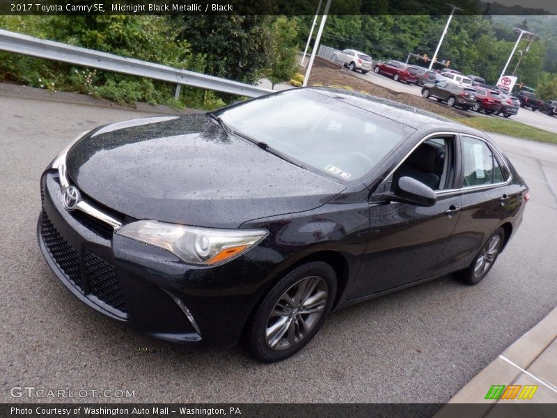 Midnight Black Metallic / Black 2017 Toyota Camry SE