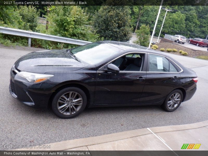 Midnight Black Metallic / Black 2017 Toyota Camry SE