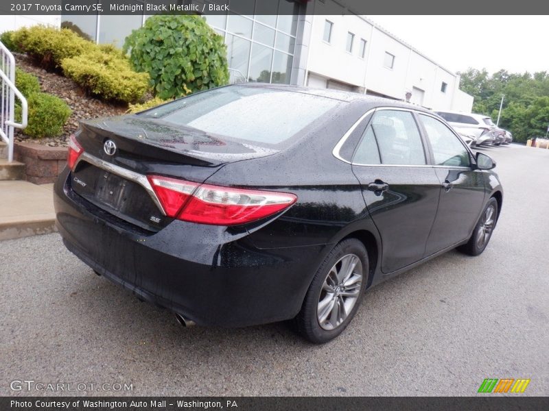 Midnight Black Metallic / Black 2017 Toyota Camry SE