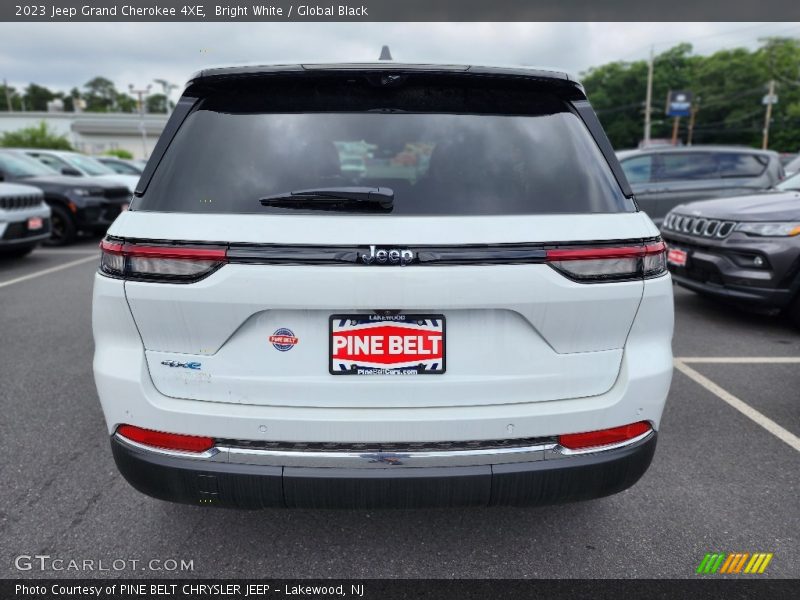 Bright White / Global Black 2023 Jeep Grand Cherokee 4XE