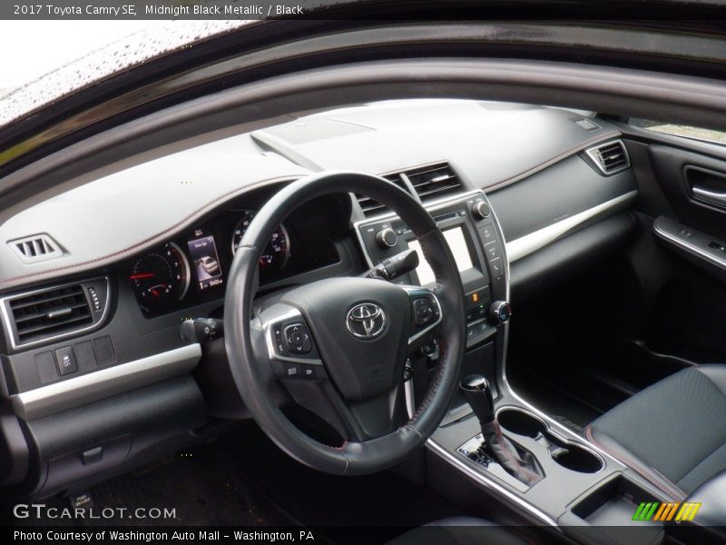 Midnight Black Metallic / Black 2017 Toyota Camry SE