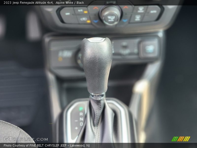 Alpine White / Black 2023 Jeep Renegade Altitude 4x4