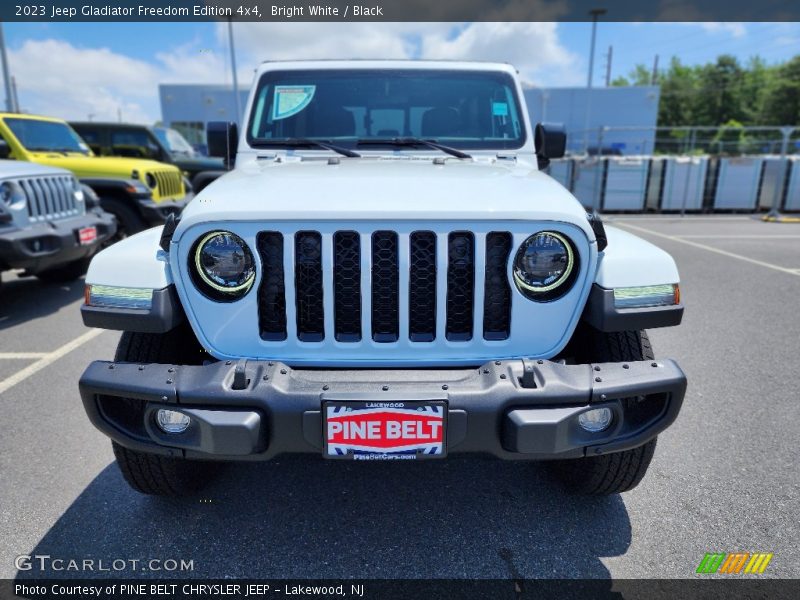 Bright White / Black 2023 Jeep Gladiator Freedom Edition 4x4