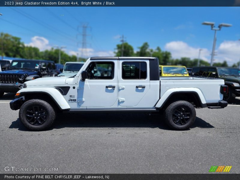  2023 Gladiator Freedom Edition 4x4 Bright White