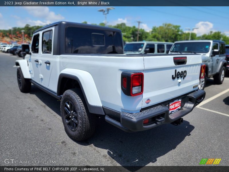 Bright White / Black 2023 Jeep Gladiator Freedom Edition 4x4
