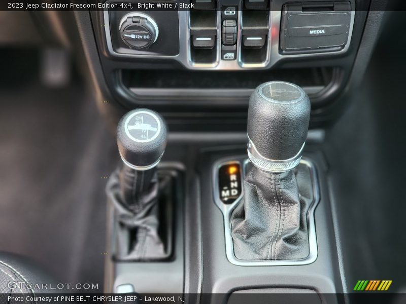  2023 Gladiator Freedom Edition 4x4 8 Speed Automatic Shifter