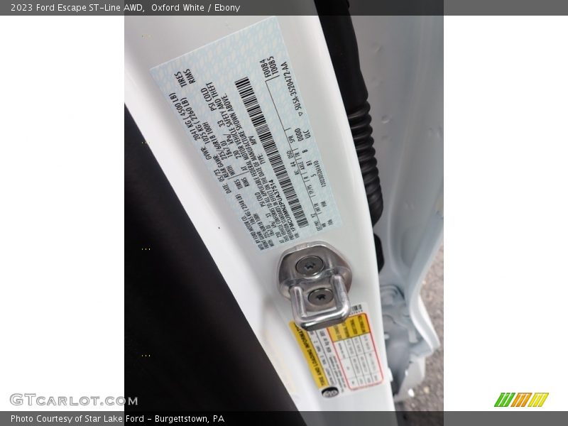 2023 Escape ST-Line AWD Oxford White Color Code YZ