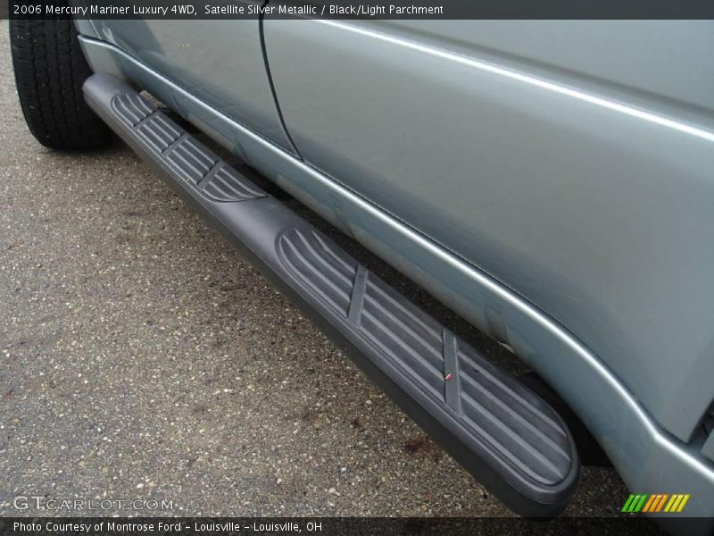 Satellite Silver Metallic / Black/Light Parchment 2006 Mercury Mariner Luxury 4WD