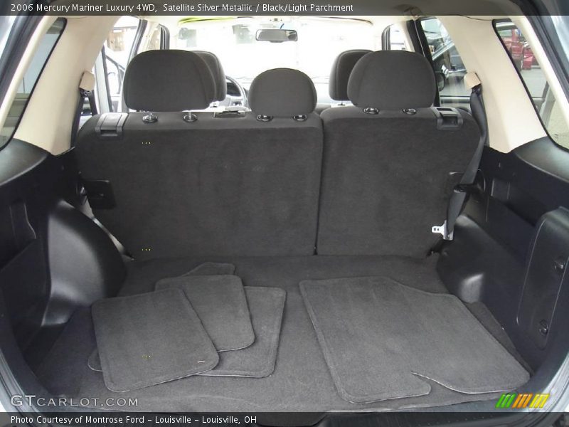 Satellite Silver Metallic / Black/Light Parchment 2006 Mercury Mariner Luxury 4WD