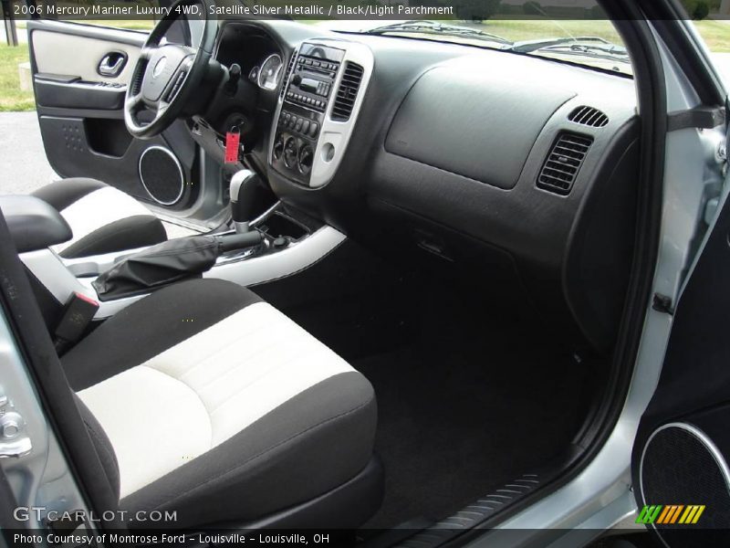Satellite Silver Metallic / Black/Light Parchment 2006 Mercury Mariner Luxury 4WD