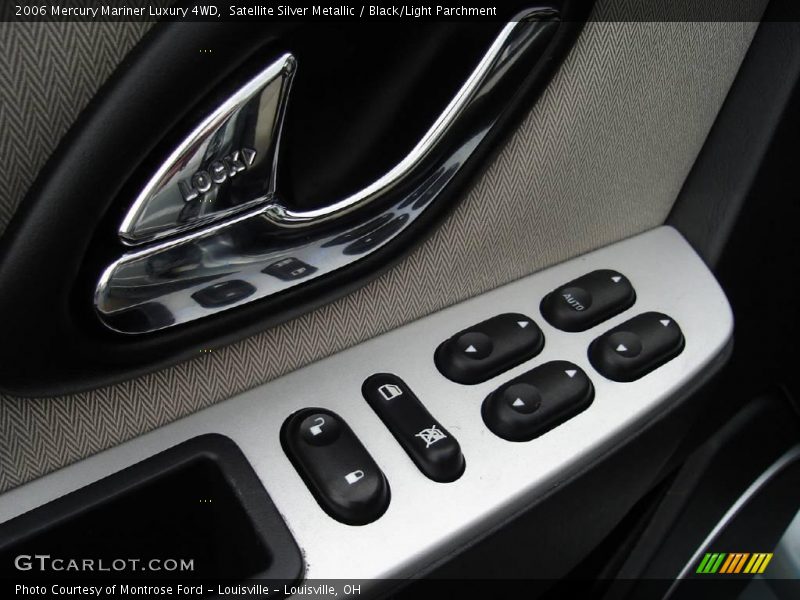 Satellite Silver Metallic / Black/Light Parchment 2006 Mercury Mariner Luxury 4WD