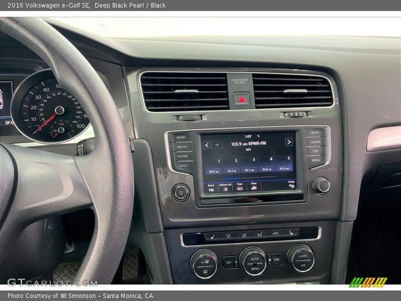 Deep Black Pearl / Black 2016 Volkswagen e-Golf SE