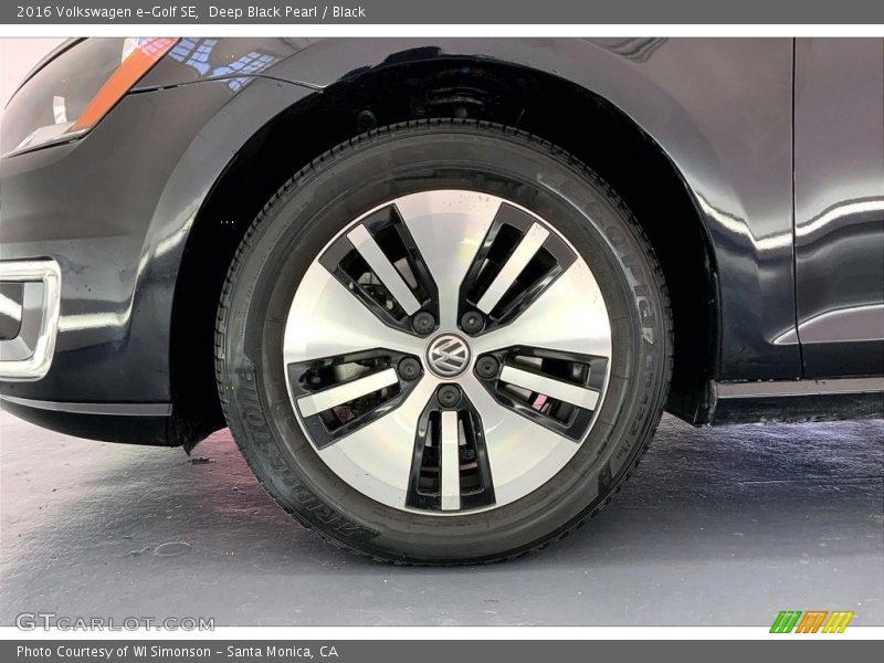 Deep Black Pearl / Black 2016 Volkswagen e-Golf SE