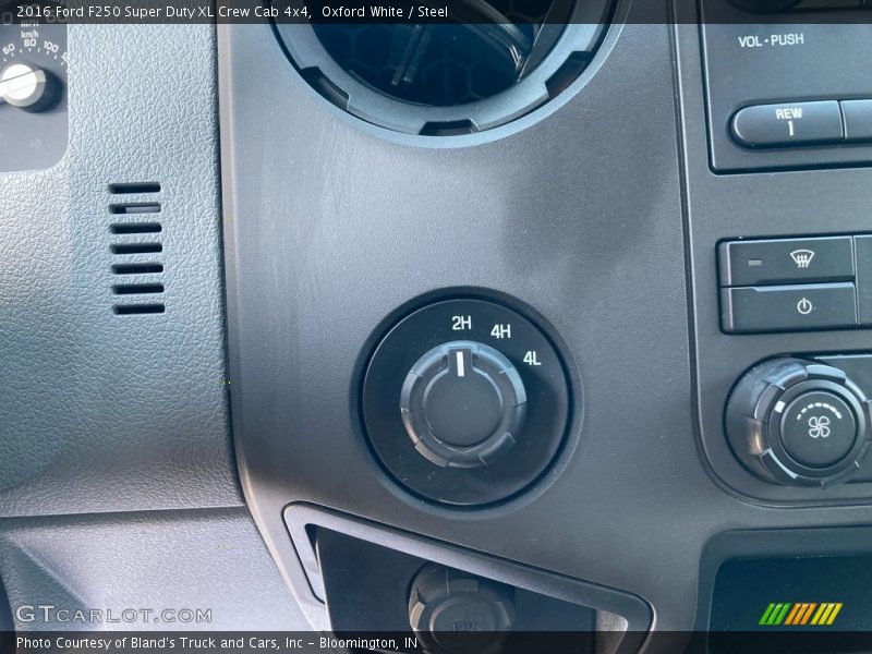 Oxford White / Steel 2016 Ford F250 Super Duty XL Crew Cab 4x4
