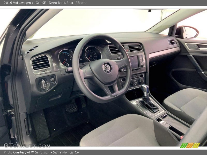 Deep Black Pearl / Black 2016 Volkswagen e-Golf SE