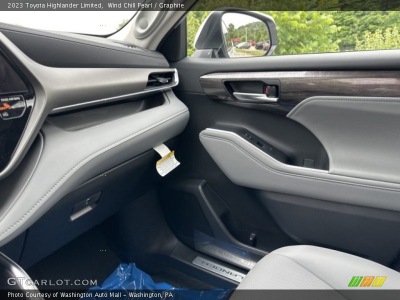 Wind Chill Pearl / Graphite 2023 Toyota Highlander Limited